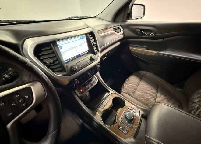 2023 GMC Acadia SLE