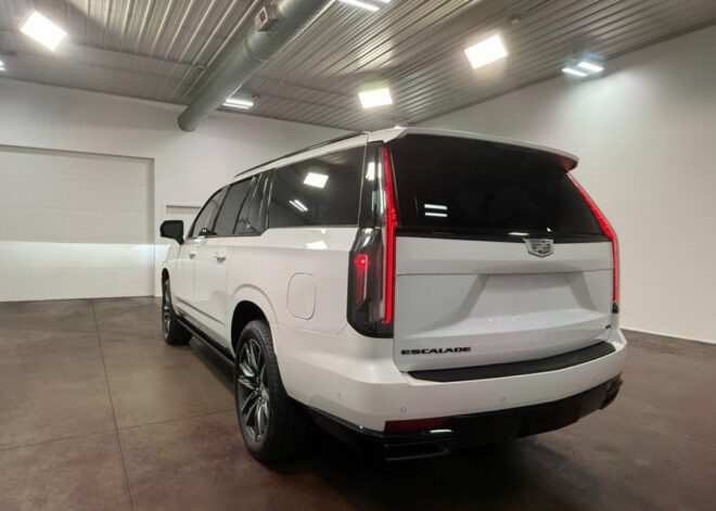 2021 Cadillac Escalade ESV Sport Platinum